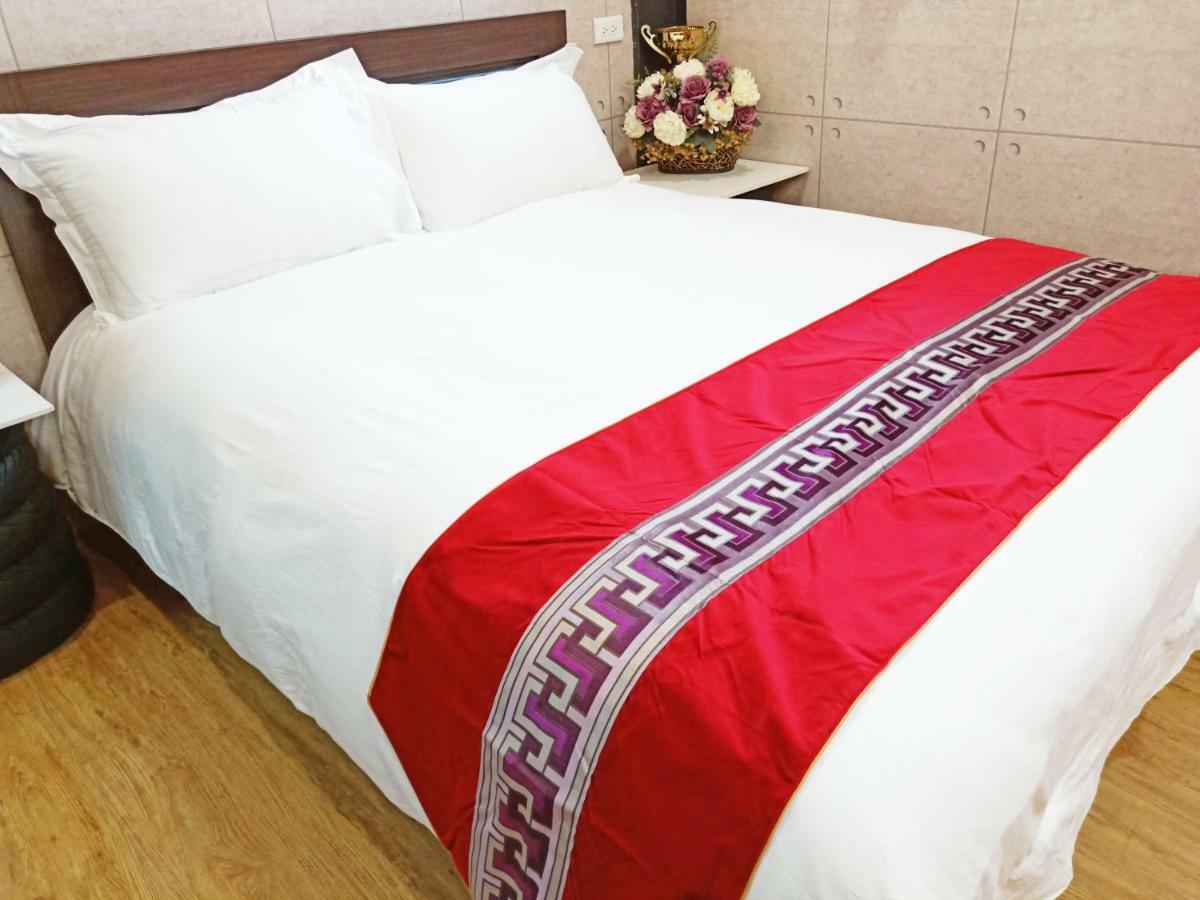 Woju Homestay Tainan Exterior photo
