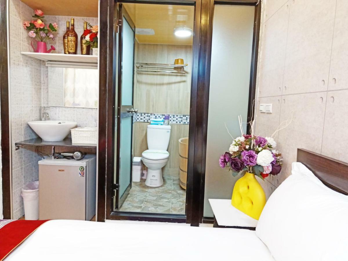 Woju Homestay Tainan Exterior photo