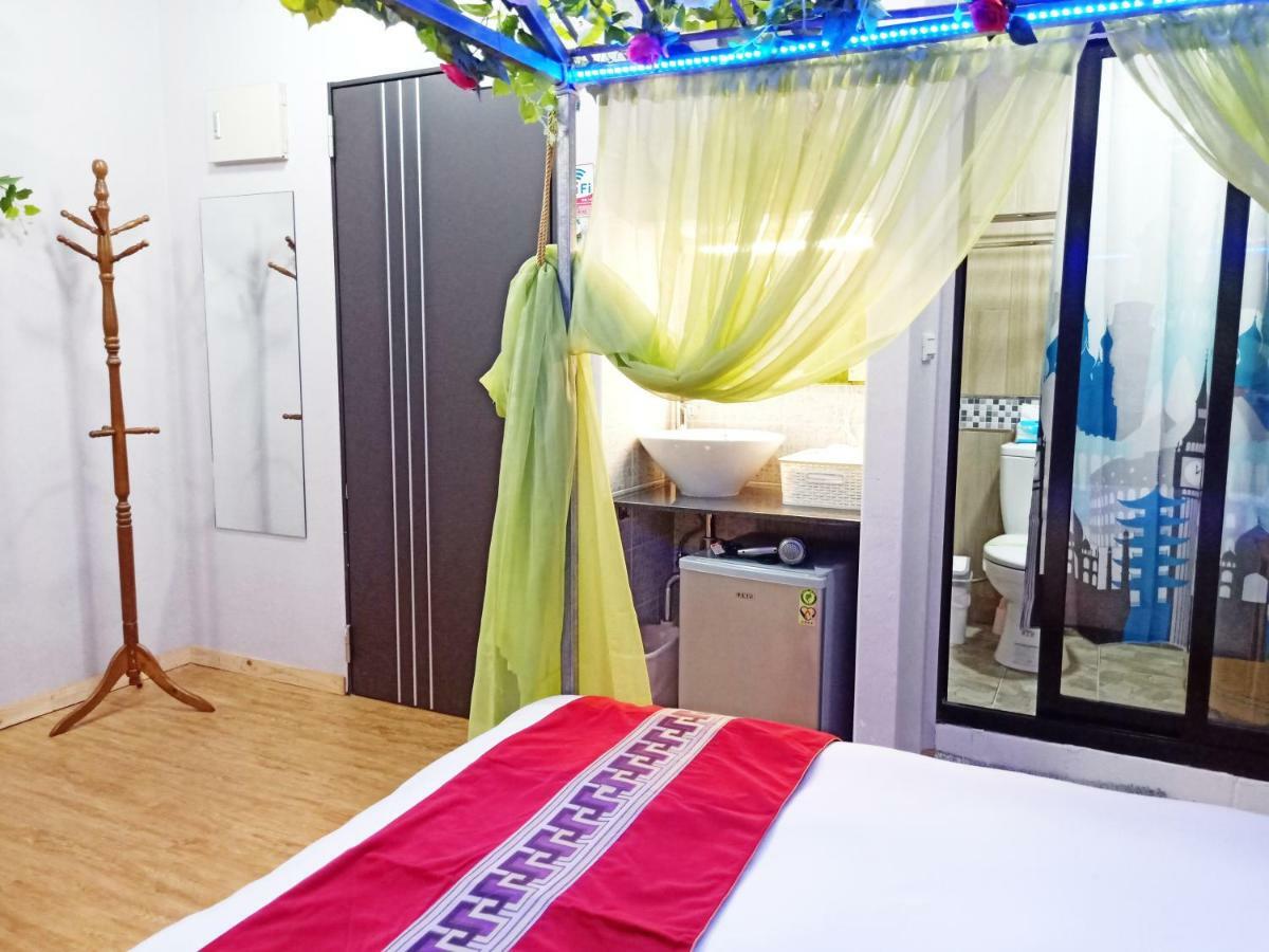Woju Homestay Tainan Exterior photo