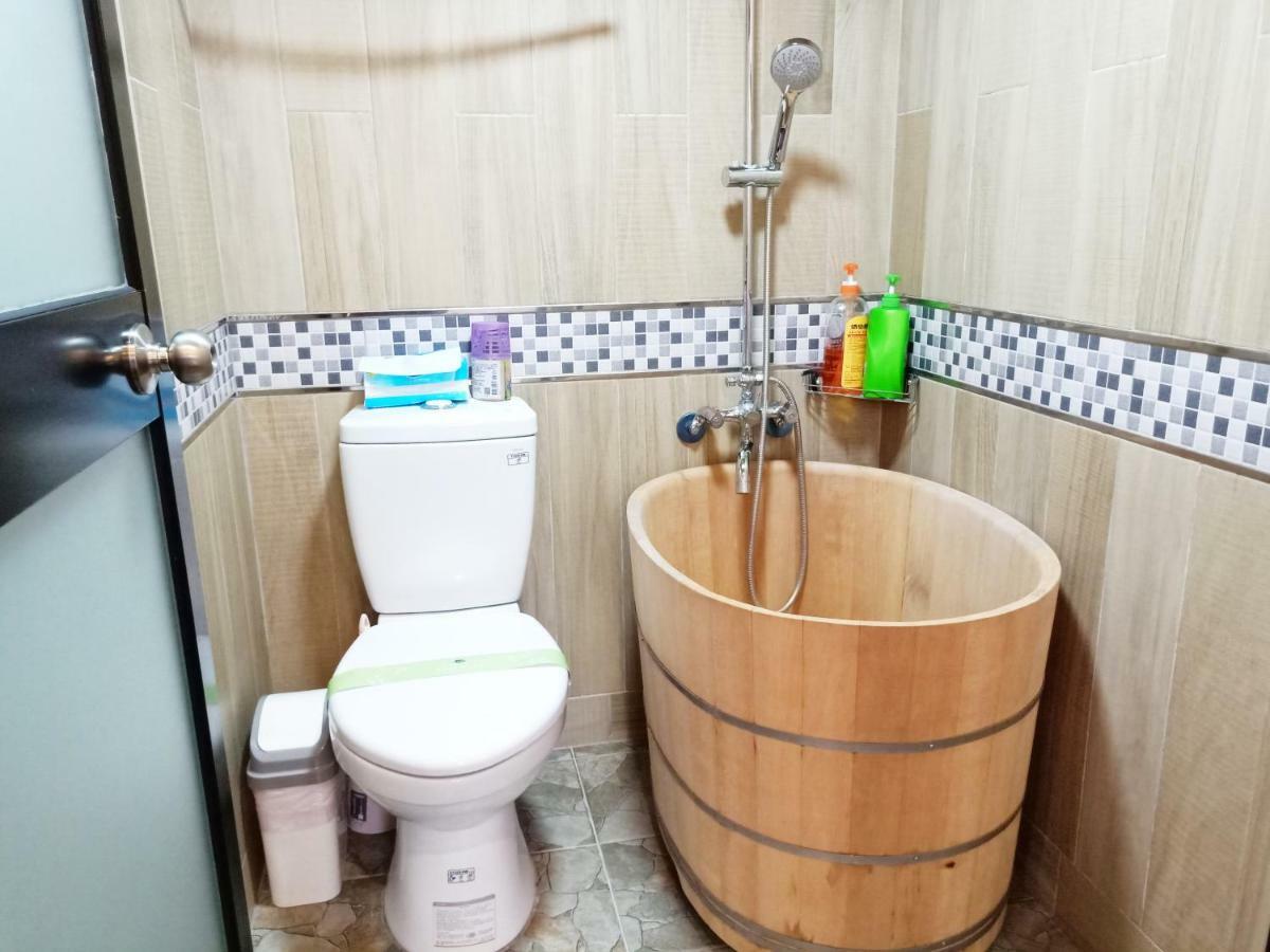 Woju Homestay Tainan Exterior photo