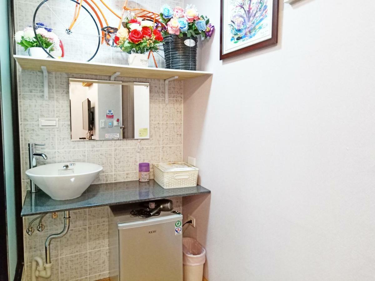 Woju Homestay Tainan Exterior photo