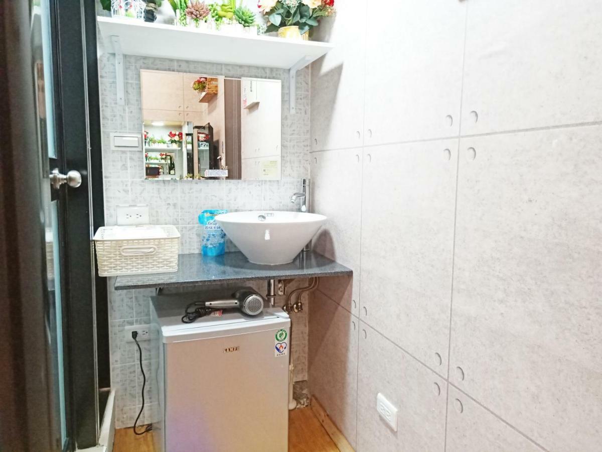 Woju Homestay Tainan Exterior photo